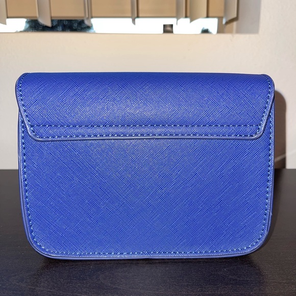 Clarks - Picture 3 of 7